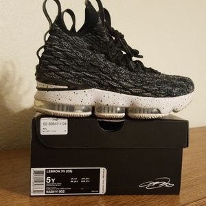 Lebron XV (GS)